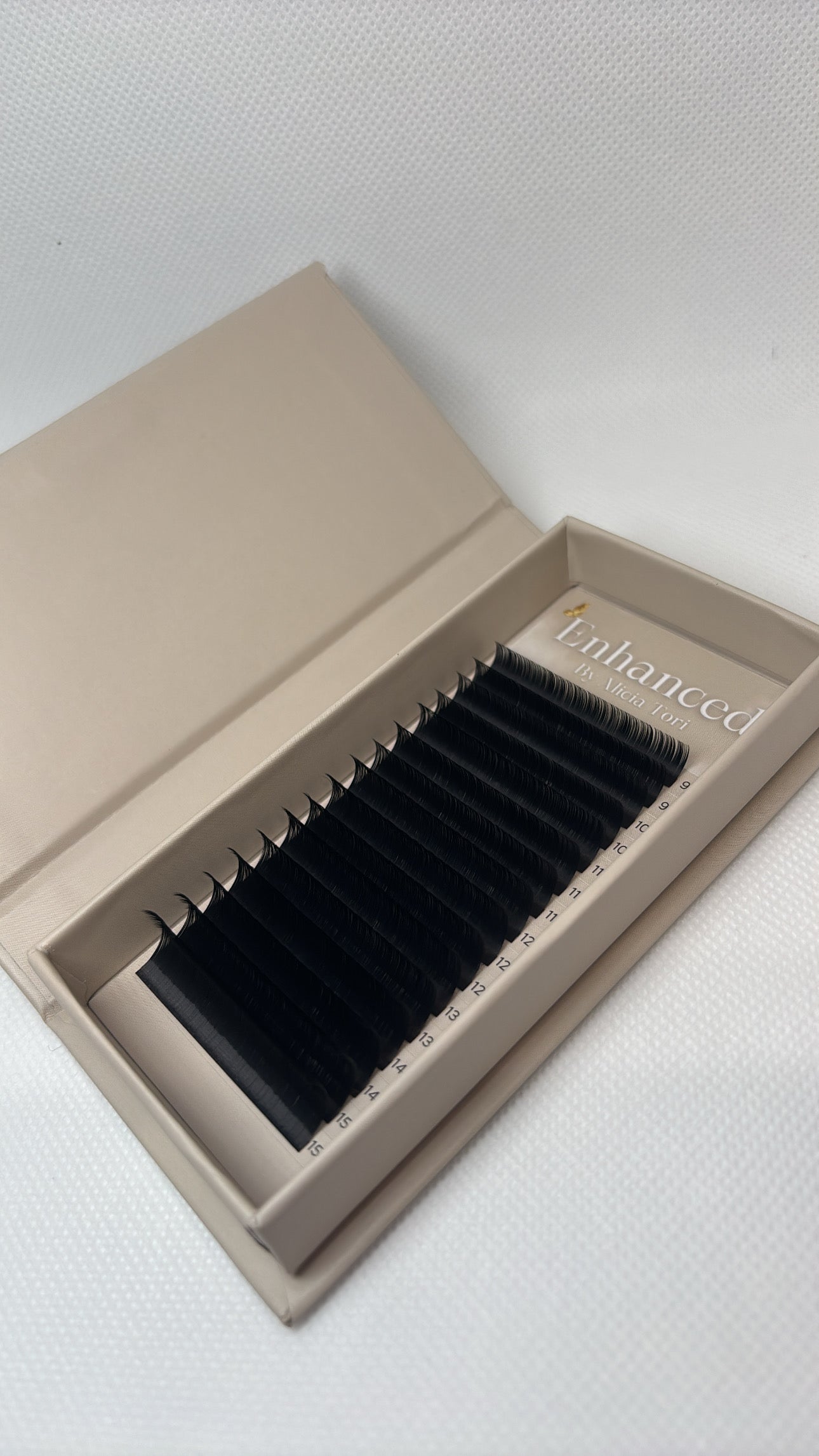 Matte Black Russian lash tray mixed length